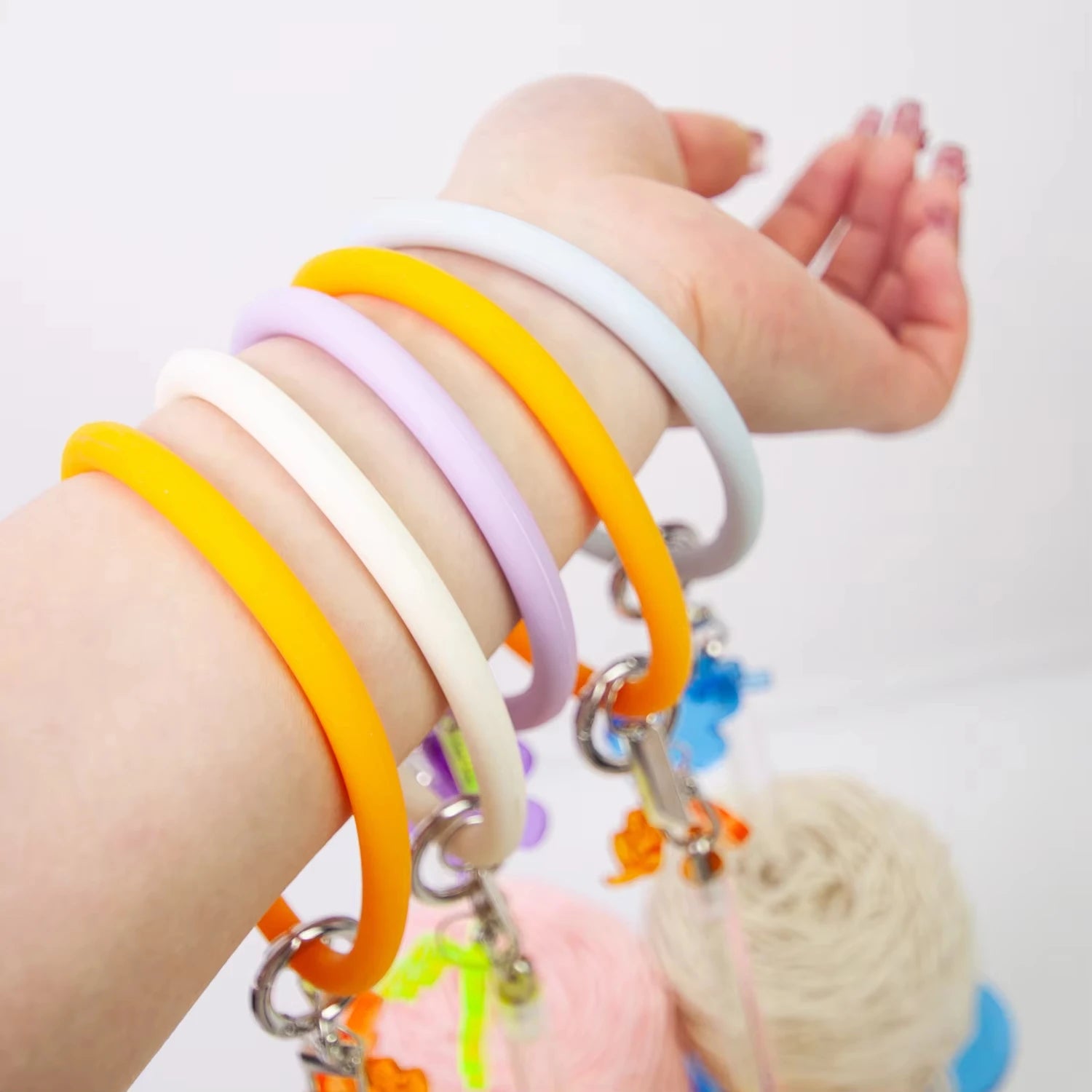 New Wrist Yarn Holder Portable Wrist Yarn Holder Sturdy Crochet Craft Practical Lightweight Acrylic Yarn Ball Holder Yarn Minder